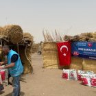 Türkiye Diyanet Vakfı Kamerun'da 1645 yardım paketi dağıttı