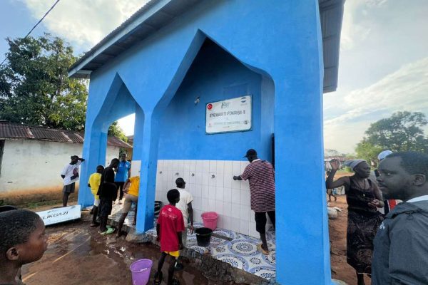 SLSK005 su kuyusu, Türkiye diyanet vakfı, su kuyusu açtırmak, su kuyusu tabela , bir damla hayat su kuyusu, su kuyusu bağışı, temiz su,