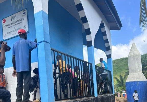 SLSK007 su kuyusu, Türkiye diyanet vakfı, su kuyusu açtırmak, su kuyusu tabela , bir damla hayat su kuyusu, su kuyusu bağışı, temiz su,