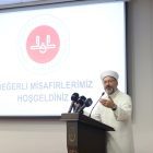 Diyanet İşleri Başkanı Erbaş, deprem mağduru vatandaşlarla iftar sofrasında buluştu