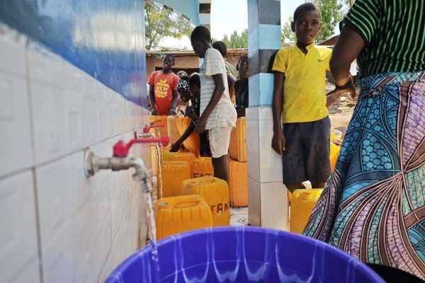 cdsk015 su kuyusu, Türkiye diyanet vakfı, su kuyusu açtırmak, su kuyusu tabela , bir damla hayat su kuyusu, su kuyusu bağışı, temiz su,