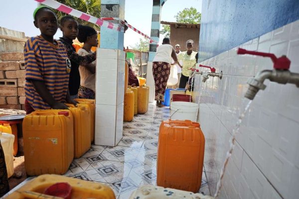 cdsk015 su kuyusu, Türkiye diyanet vakfı, su kuyusu açtırmak, su kuyusu tabela , bir damla hayat su kuyusu, su kuyusu bağışı, temiz su,