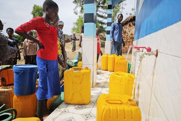 CDSK018 su kuyusu, Türkiye diyanet vakfı, su kuyusu açtırmak, su kuyusu tabela , bir damla hayat su kuyusu, su kuyusu bağışı, temiz su,