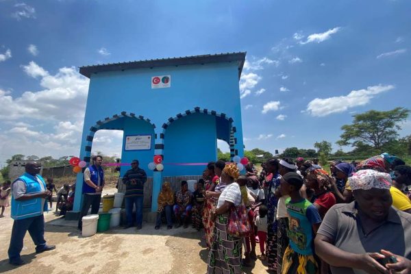 ZMSK025 su kuyusu, Türkiye diyanet vakfı, su kuyusu açtırmak, su kuyusu tabela , bir damla hayat su kuyusu, su kuyusu bağışı, temiz su,