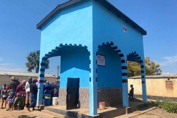 ZMSK026 su kuyusu, Türkiye diyanet vakfı, su kuyusu açtırmak, su kuyusu tabela , bir damla hayat su kuyusu, su kuyusu bağışı, temiz su,