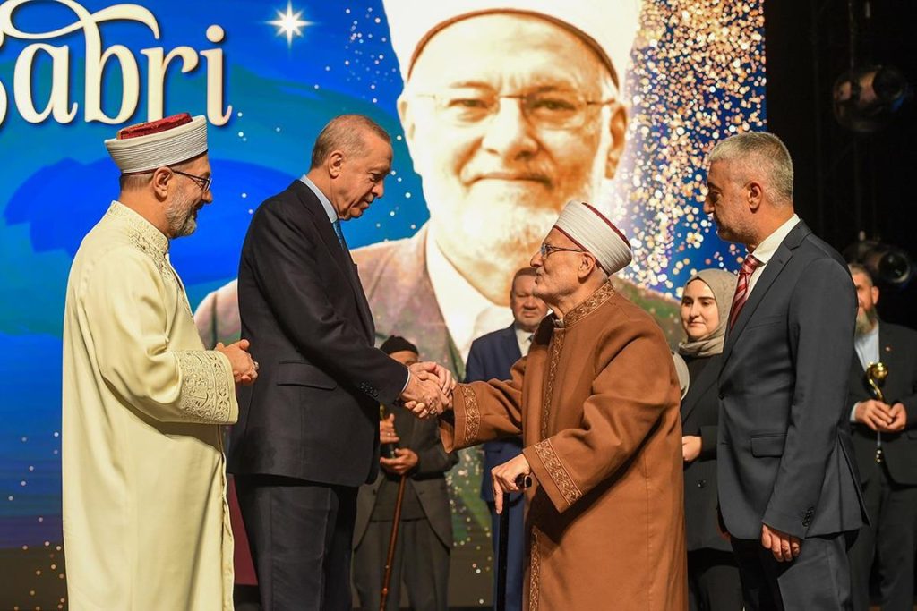 8. Uluslararası İyilik Ödülleri” sahiplerini buldu