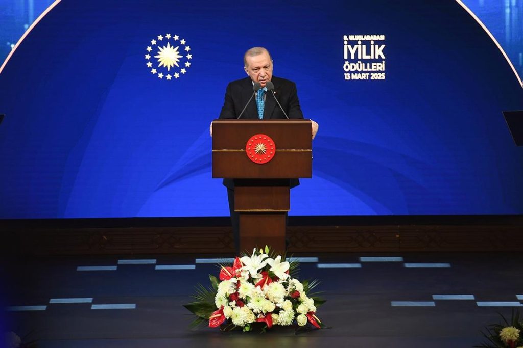 8. Uluslararası İyilik Ödülleri” sahiplerini buldu