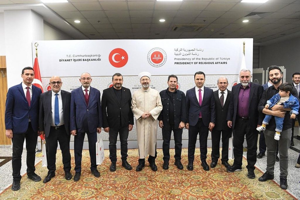 Diyanet İşleri Başkanı Erbaş, iftarda medya mensuplarıyla bir araya geldi