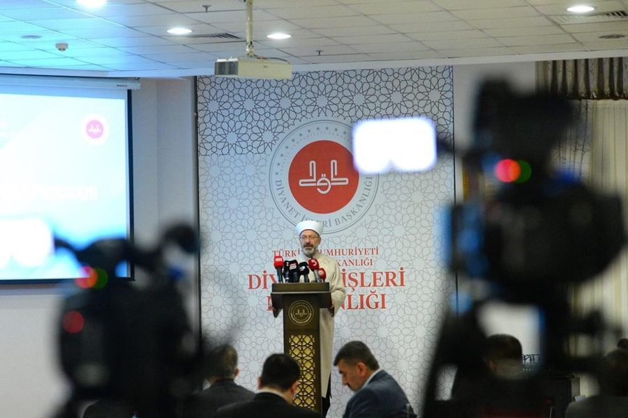 Diyanet İşleri Başkanı Erbaş, iftarda medya mensuplarıyla bir araya geldi