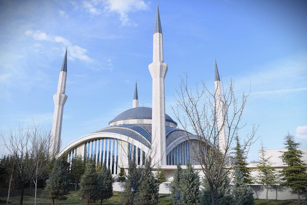 Gazzeli kardeşlerimize bin tırın üzerinde yardım gönderdik ,Gıda, giyim , gazzeli kardeşlerimize yardım göndermeye , gayret ediyoruz,