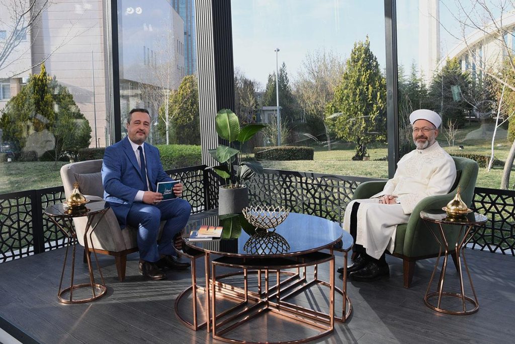 Gazzeli kardeşlerimize bin tırın üzerinde yardım gönderdik ,Gıda, giyim , gazzeli kardeşlerimize yardım göndermeye , gayret ediyoruz,