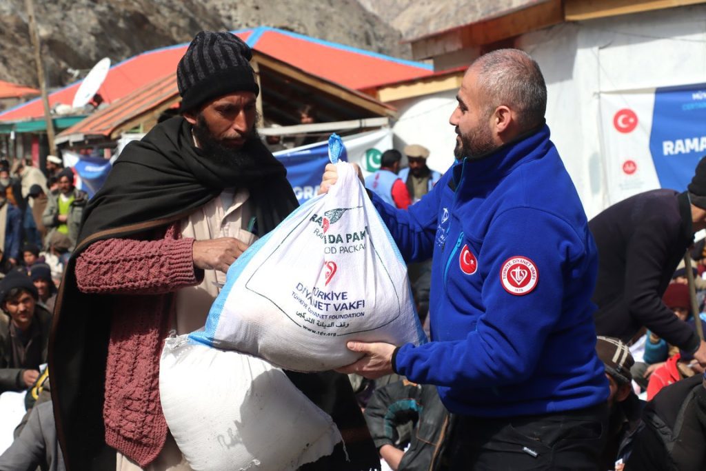 TDV ramazan yardımları kapsamında Pakistan'da 110 bin ihtiyaç sahibine ulaştı