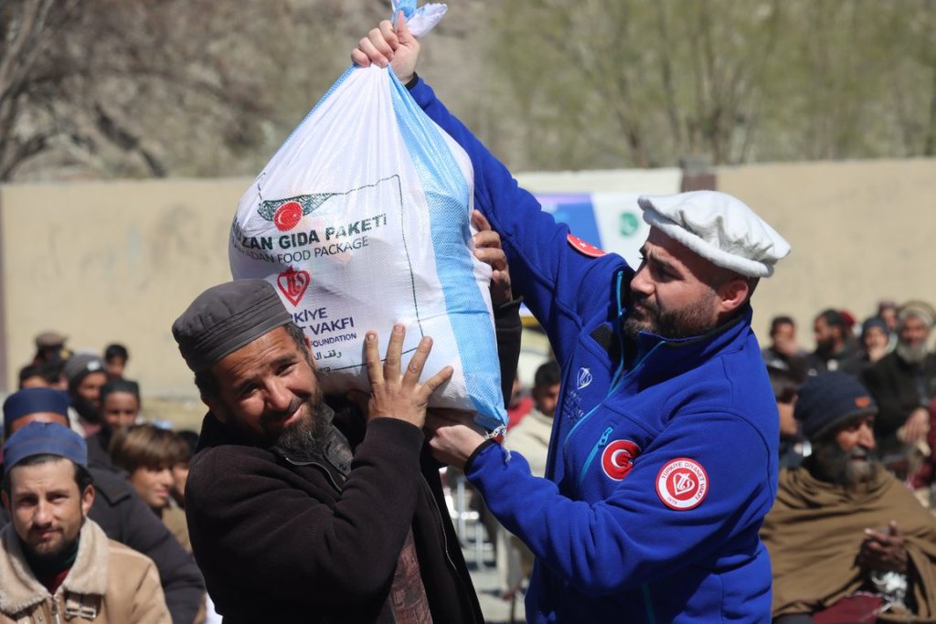 TDV ramazan yardımları kapsamında Pakistan'da 110 bin ihtiyaç sahibine ulaştı