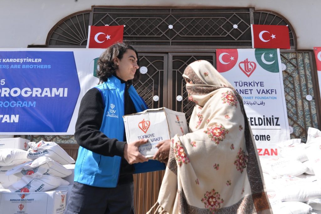 TDV ramazan yardımları kapsamında Pakistan'da 110 bin ihtiyaç sahibine ulaştı