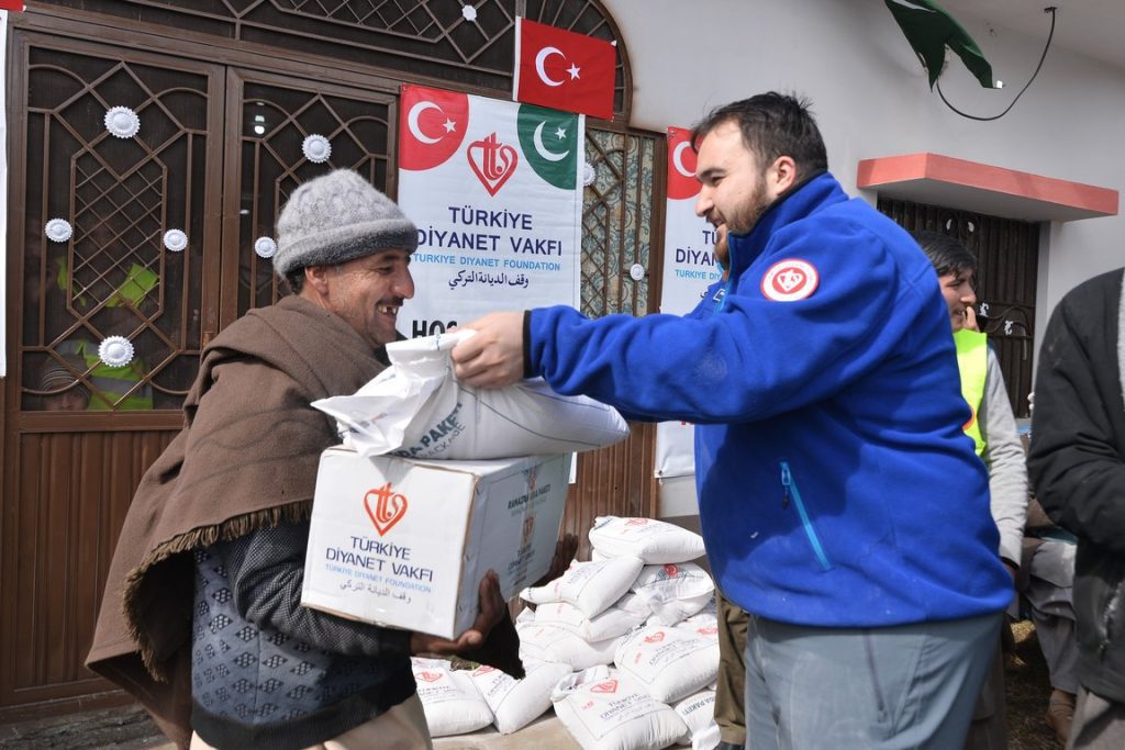 TDV ramazan yardımları kapsamında Pakistan'da 110 bin ihtiyaç sahibine ulaştı