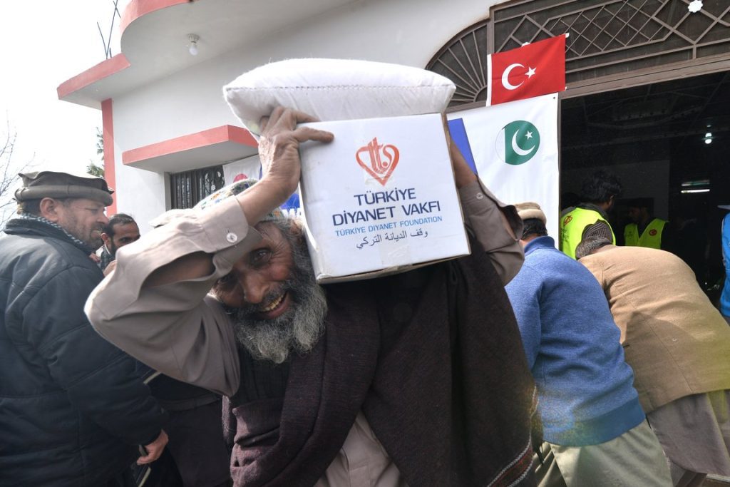 TDV ramazan yardımları kapsamında Pakistan'da 110 bin ihtiyaç sahibine ulaştı