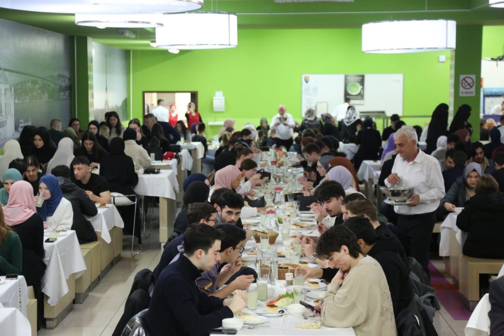 Türkiye Diyanet Vakfı Saraybosna'da iftar programı düzenledi , ramazan , iftar ,