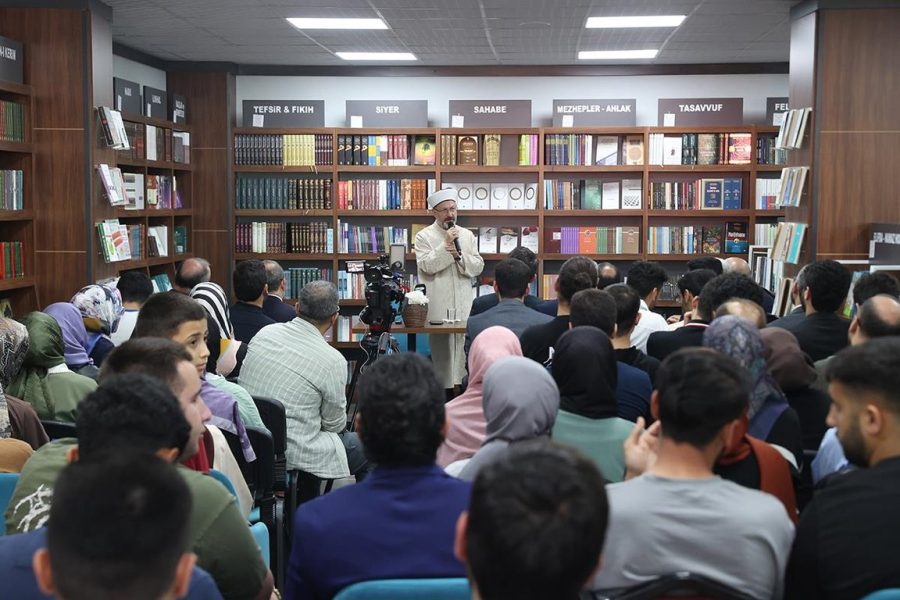 Bütün ilimlerin bütün bilgilerin kaynağı Allah’tır, TDV Kitap Kafe, Kur’an-ı Kerim, TDV Yayın Matbaacılık,