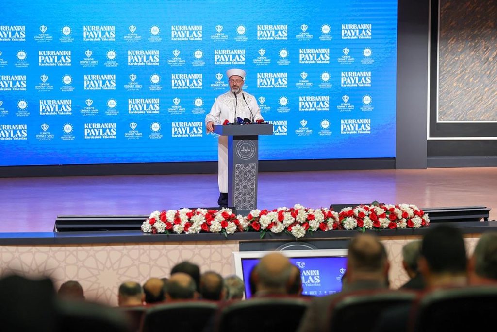 Diyanet İşleri Başkanı Erbaş 2025 yılı vekalet yoluyla kurban kesim bedellerini açıkladı, kurban kesim bedelleri, kurban bağışı, vekaleten kurban, kurban, vacip kurban bağışı