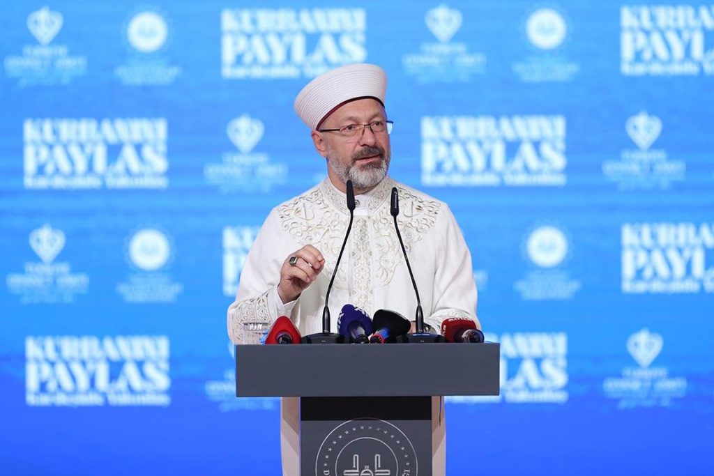 Diyanet İşleri Başkanı Erbaş 2025 yılı vekalet yoluyla kurban kesim bedellerini açıkladı, kurban kesim bedelleri, kurban bağışı, vekaleten kurban, kurban, vacip kurban bağışı