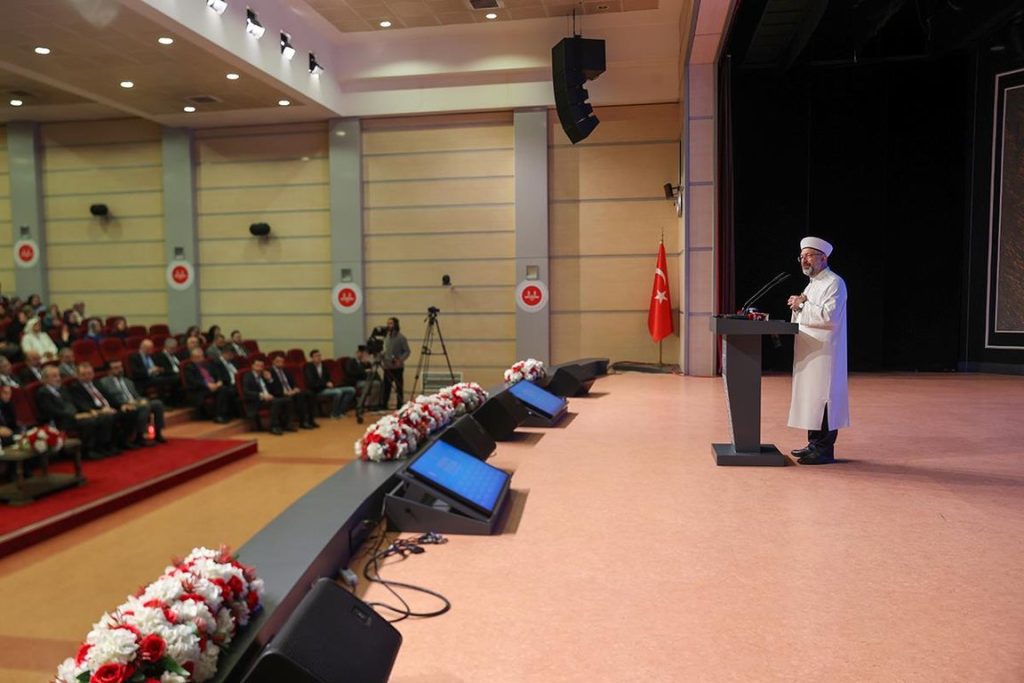 Diyanet İşleri Başkanı Erbaş 2025 yılı vekalet yoluyla kurban kesim bedellerini açıkladı, kurban kesim bedelleri, kurban bağışı, vekaleten kurban, kurban, vacip kurban bağışı