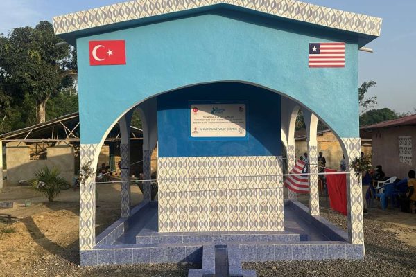 LBSK051 su kuyusu, Türkiye diyanet vakfı, su kuyusu açtırmak, su kuyusu tabela , bir damla hayat su kuyusu, su kuyusu bağışı, temiz su,