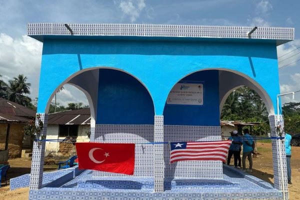 LBSK052 su kuyusu, Türkiye diyanet vakfı, su kuyusu açtırmak, su kuyusu tabela , bir damla hayat su kuyusu, su kuyusu bağışı, temiz su,