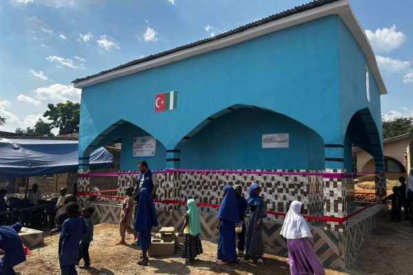 NGSK085 su kuyusu, Türkiye diyanet vakfı, su kuyusu açtırmak, su kuyusu tabela , bir damla hayat su kuyusu, su kuyusu bağışı, temiz su,