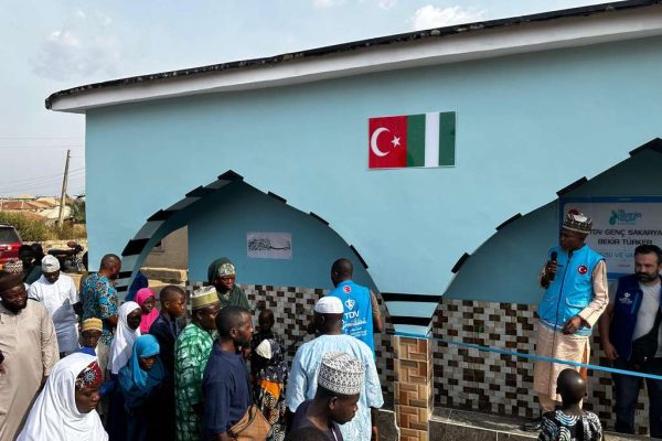 NGSK090 su kuyusu, Türkiye diyanet vakfı, su kuyusu açtırmak, su kuyusu tabela , bir damla hayat su kuyusu, su kuyusu bağışı, temiz su,