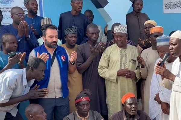 NGSK095 su kuyusu, Türkiye diyanet vakfı, su kuyusu açtırmak, su kuyusu tabela , bir damla hayat su kuyusu, su kuyusu bağışı, temiz su,