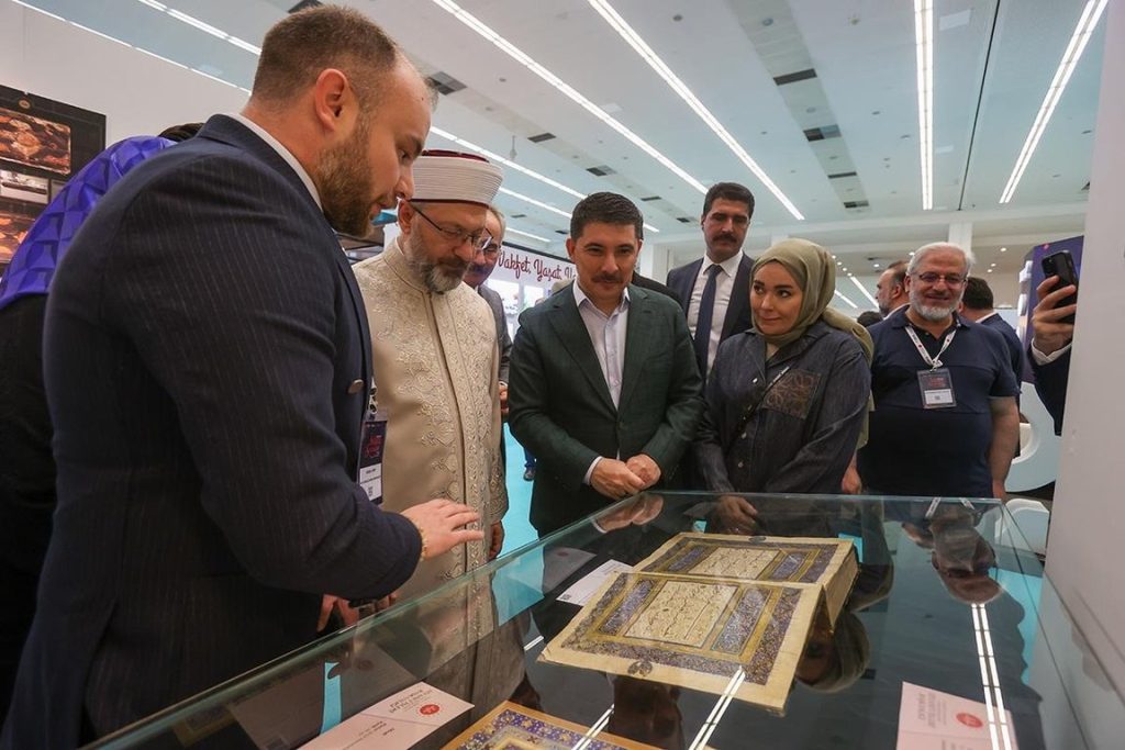 Cumhurbaşkanı Yardımcısı Cevdet Yılmaz "Uluslararası İslam Sanatları Fuarı"nı ziyaret etti, Uluslararası İslam Sanatları Fuarı, İslam Sanatları