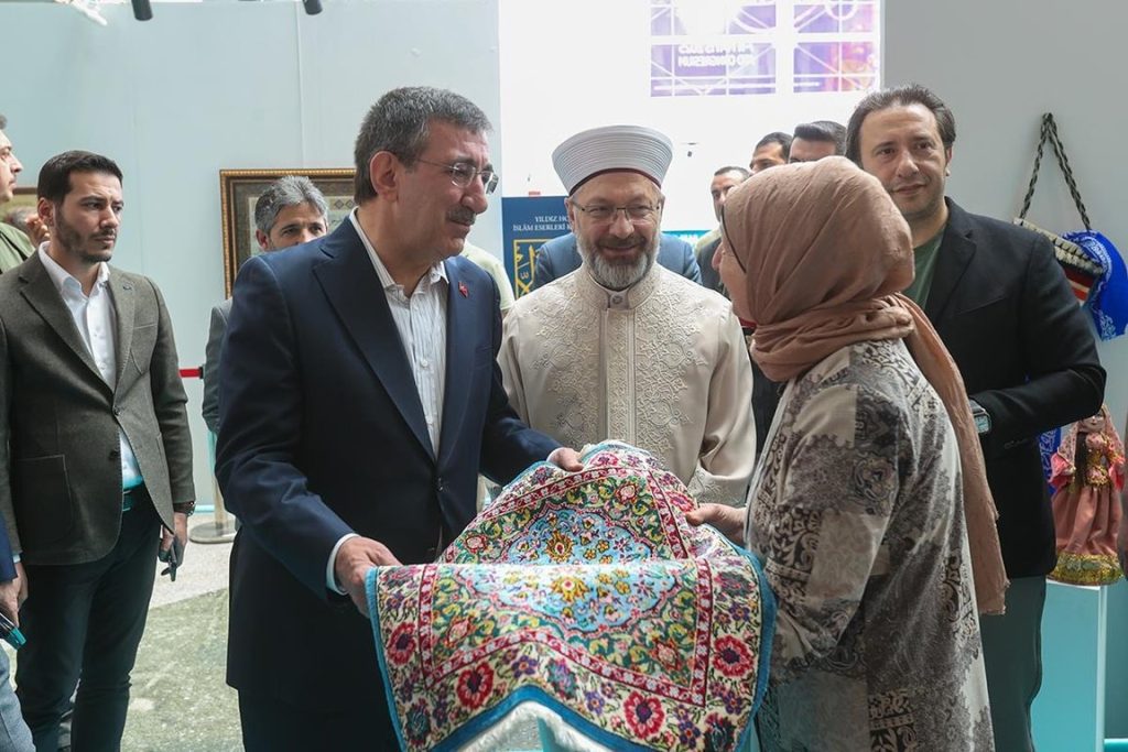 Cumhurbaşkanı Yardımcısı Cevdet Yılmaz "Uluslararası İslam Sanatları Fuarı"nı ziyaret etti, Uluslararası İslam Sanatları Fuarı, İslam Sanatları