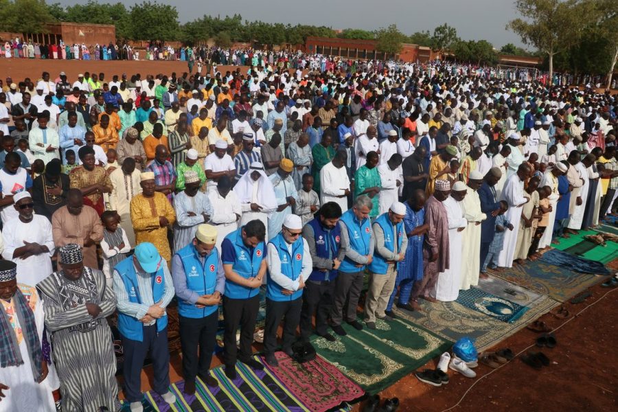 kurban , kurban bağışı, kurban eti dağıtımı, TDV Burkina Faso'da 35 bin kurban hissesini dağıtacak