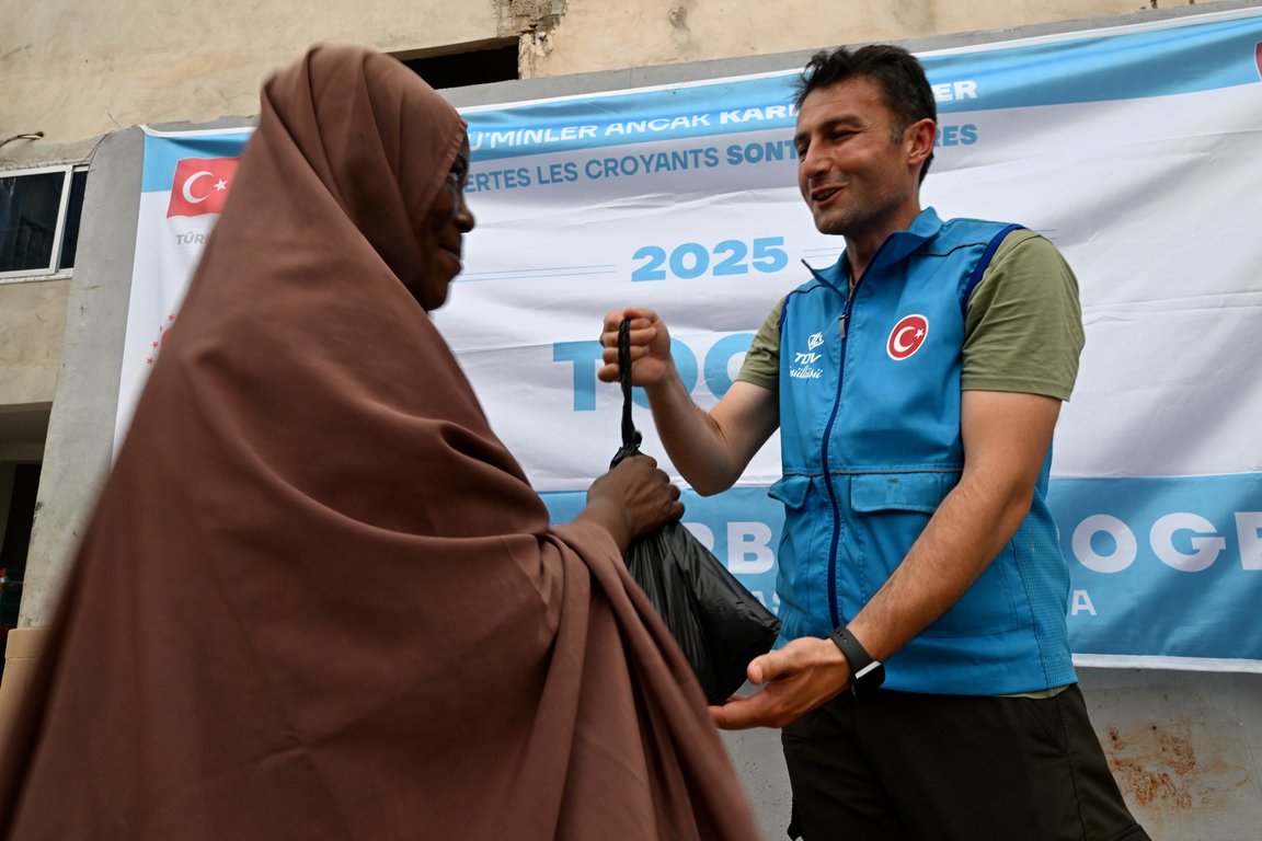 kurban , kurban bağışı, kurban eti dağıtımı, TDV ekipleri Togo'da kurban eti dağıtımına başladı