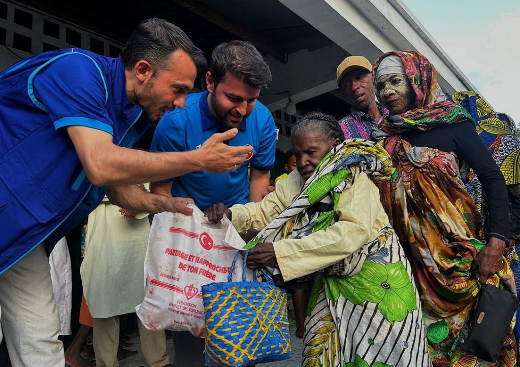 kurban , kurban bağışı, kurban eti dağıtımı, TDV Madagaskar'da 4 bin 900 hisse kurban etini ihtiyaç sahiplerine ulaştırıyor