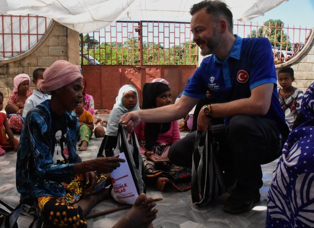 kurban , kurban bağışı, kurban eti dağıtımı, TDV Madagaskar'da 4 bin 900 hisse kurban etini ihtiyaç sahiplerine ulaştırıyor