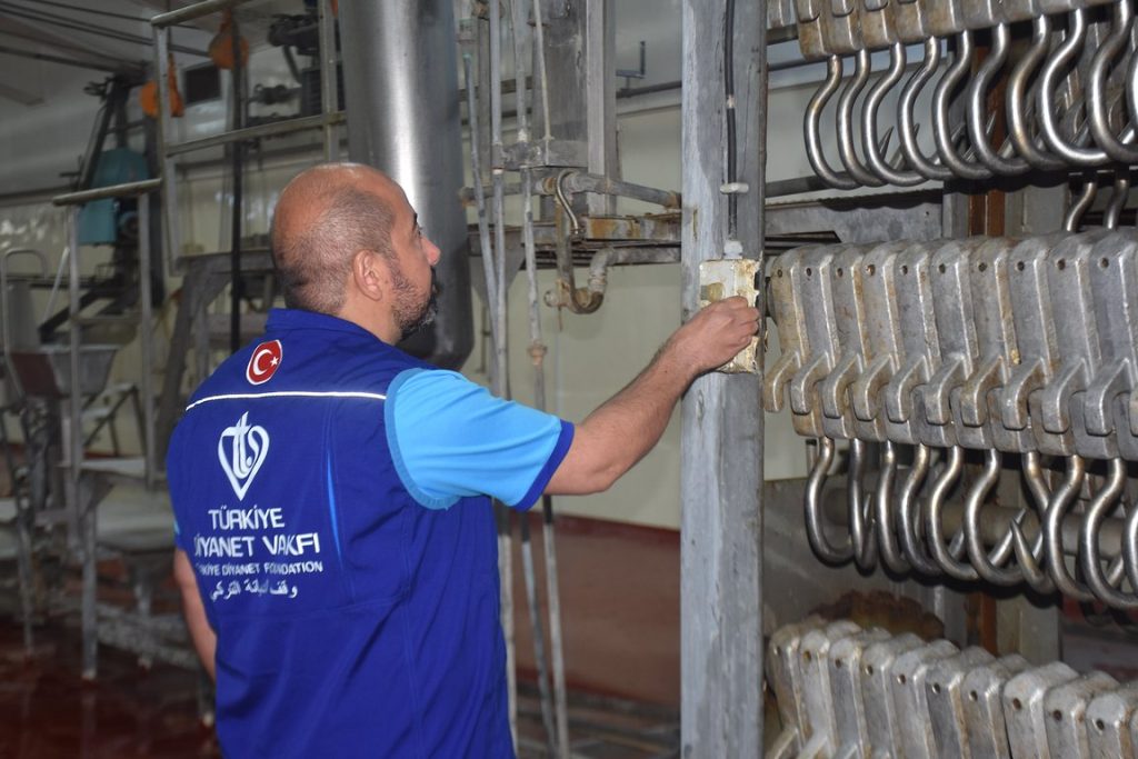 kurban , kurban bağışı, kurban eti dağıtımı, Türkiye Diyanet Vakfı, Togo'da 20 bin aileye kurban eti dağıtacak