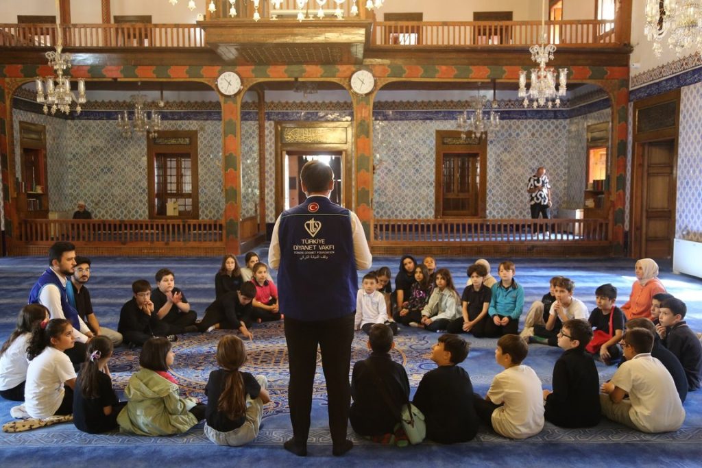 genç akademi, yaz okulu 5x2 yaz okulu, Türkiye diyanet vakfı, tdv genç