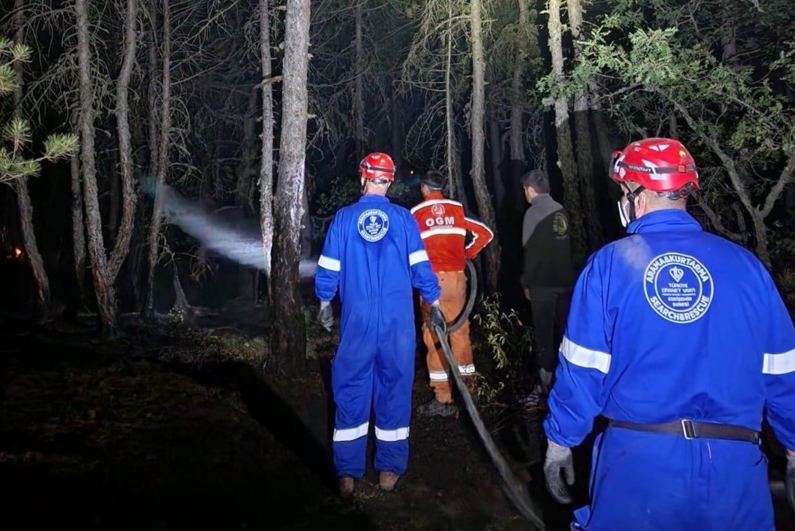orman yangınları ile mücadele ,arama kurtarma, çorba dağıtımı, sıcak yemek dağıtımı, Türkiye diyanet vakfı