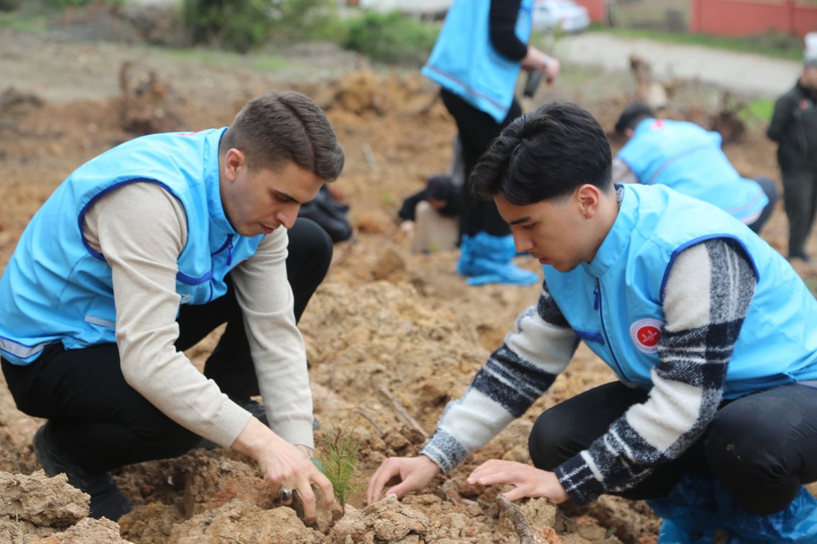 1 iyilik 1 fidan, fidan dikimi, fidan, orman yangınları ile mücadele, 1idan dikim organizasyonu, fidan bağışı
