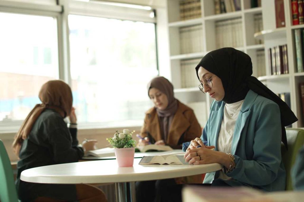 Türkiye Diyanet Vakfı Öğrenci Yurtlarında 2025–2026 Dönemi Kayıtları Başladı, TDV Yurtları, ön kayıt,ön başvuru, 2025–2026 eğitim öğretim yılı yurt kayıtları