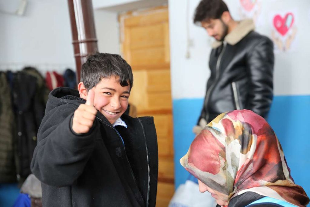 TDV kış yardımlarıyla ülke genelinde yürekleri ısıtıyor