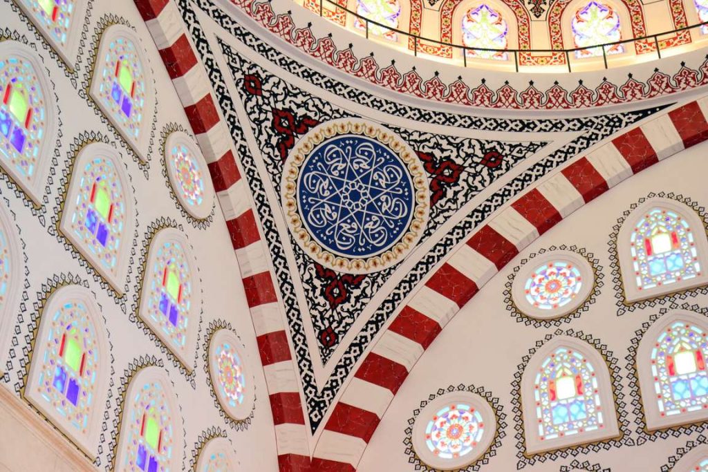 Türkiye'nin destekleriyle inşa edilen Üsküp Camisi'ndeki çalışmalarda sona yaklaşılıyor