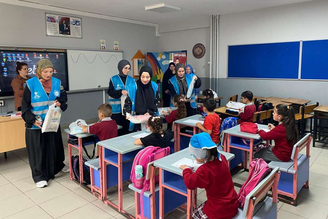 TDV, “Bir Öğrenci Yetiştiriyorum” eğitim bağış kampanyası başlattı,eğitim, tdv bursları, burs, eğitim yardımı, bir öğrenci yetiştiriyorum, öğrenci yetiştirmek